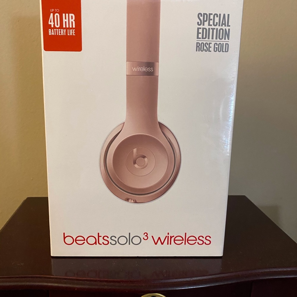 Beat Solo Wireless headphone